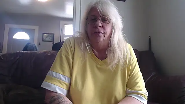 canadiancougar1965 online show from February 20, 3:19 pm