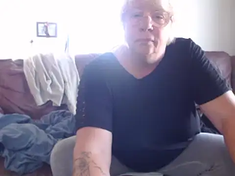 canadiancougar1965 online show from September 21, 2:08 pm