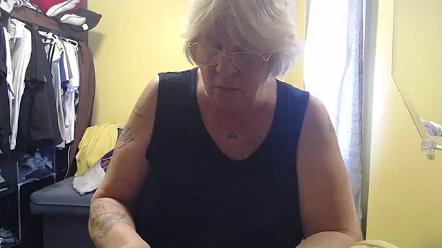 canadiancougar1965 online show from February 16, 4:03 pm