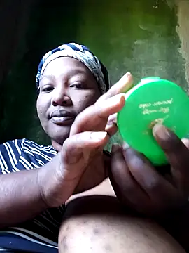 Snapshot of chubbydoll122 chatting on October 1, 10:32 am chubbydoll122 online show from October 1, 10:32 am