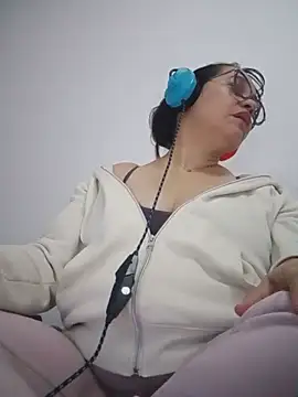 gaby0075 online show from December 3, 10:07 pm