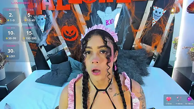 antonelllepiercee online show from October 22, 11:32 am