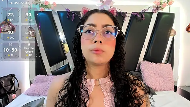 antonelllepiercee online show from February 7, 11:25 am