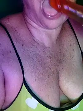 Snapshot of Kasandra_Ho chatting on November 22, 1:15 am Kasandra Ho online show from November 22, 1:15 am