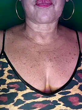 Snapshot of Kasandra_Ho chatting on November 24, 5:45 pm Kasandra Ho online show from November 24, 5:45 pm