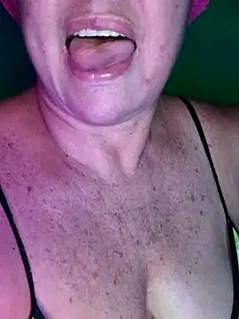 Snapshot of Kasandra_Ho chatting on December 4, 6:16 pm Kasandra Ho online show from December 4, 6:16 pm