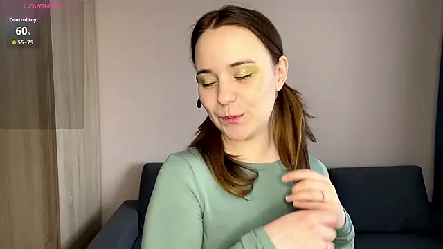 Snapshot of EditaBumford chatting on April 29, 7:23 am EditaBumford online show from April 29, 7:23 am