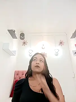 Snapshot of samanthaPuxy chatting on February 9, 8:00 am samanthaPuxy online show from February 9, 8:00 am