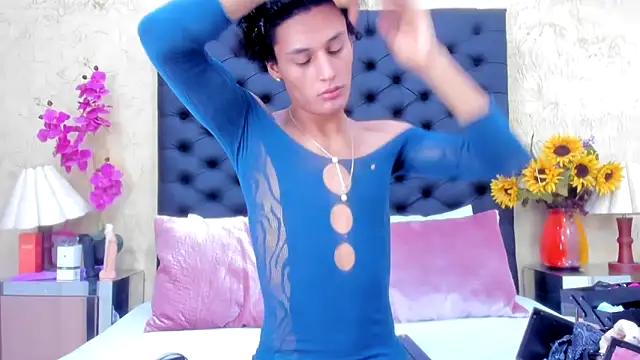 NahomiWhitel online show from October 10, 3:22 pm