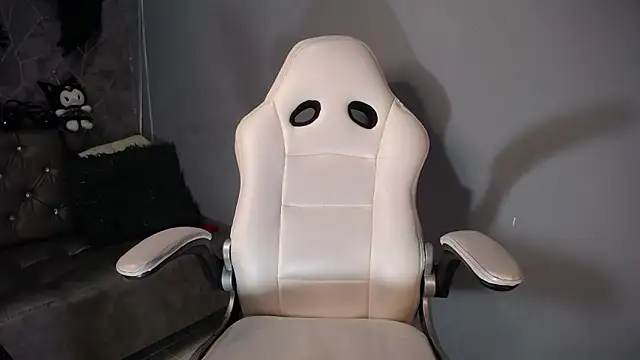 amelierouss online show from October 17, 9:50 pm