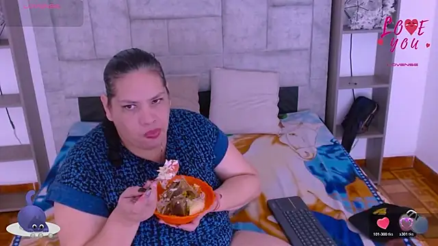 Candy and Jh0n online show from February 18, 8:05 pm