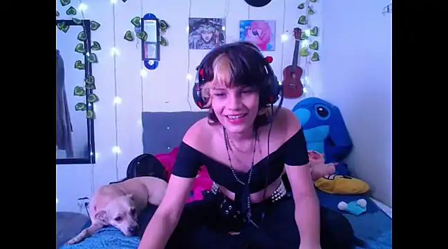 Caitlynwheler online show from January 22, 8:59 pm