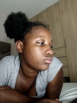 Snapshot of kharoll chatting on November 2, 12:24 am kharoll online show from November 2, 12:24 am