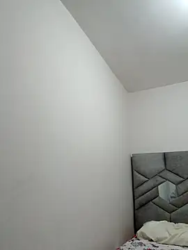 Snapshot of kharoll chatting on December 13, 11:43 pm kharoll online show from December 13, 11:43 pm