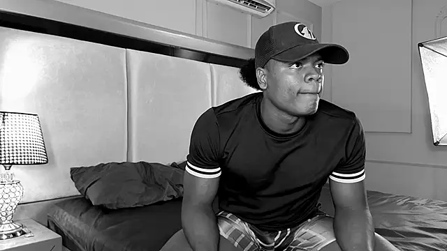 Snapshot of JoshLoganx chatting on January 15, 8:05 pm JoshLoganx online show from January 15, 8:05 pm