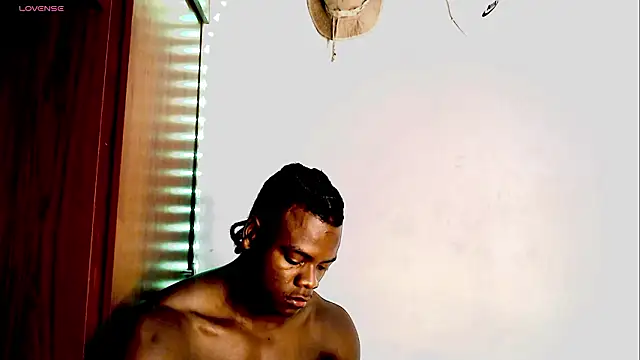 Snapshot of JoshLoganx chatting on March 7, 4:37 pm JoshLoganx online show from March 7, 4:37 pm