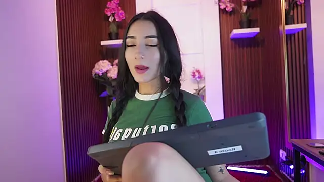 CattleyaScaly online show from October 29, 7:37 pm