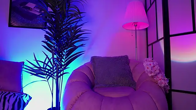 Snapshot of Megga_Bluee chatting on July 31, 11:48 pm Megga Bluee online show from July 31, 11:48 pm