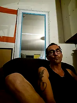 Snapshot of Pumpndeep chatting on July 15, 9:14 am Pumpndeep online show from July 15, 9:14 am