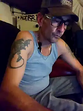 Snapshot of Pumpndeep chatting on July 16, 8:42 am Pumpndeep online show from July 16, 8:42 am
