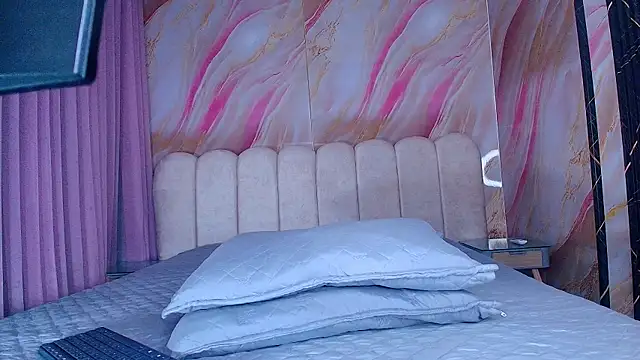 mia stanfort online show from April 20, 7:15 pm