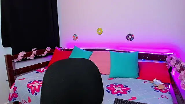  Moon Johnson online show from September 18, 2:57 am