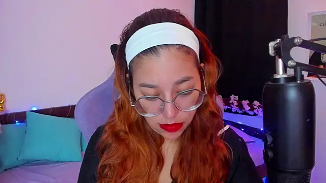  Moon Johnson online show from November 8, 1:50 am