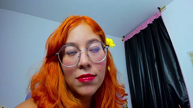 Snapshot of _Moon_Johnson chatting on February 5, 1:21 am Moon Johnson online show from February 5, 1:21 am