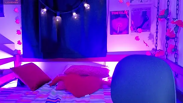  Moon Johnson online show from May 15, 11:12 pm