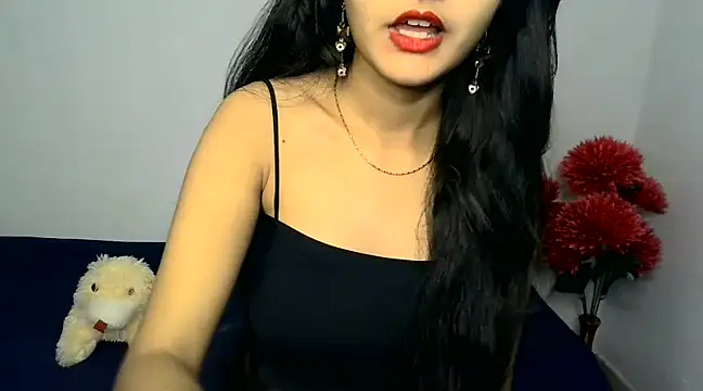 Snapshot of SUZY_FROMUS chatting on December 5, 5:48 am SUZY FROMUS online show from December 5, 5:48 am