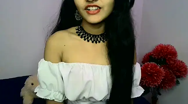 Snapshot of SUZY_FROMUS chatting on December 9, 5:51 am SUZY FROMUS online show from December 9, 5:51 am