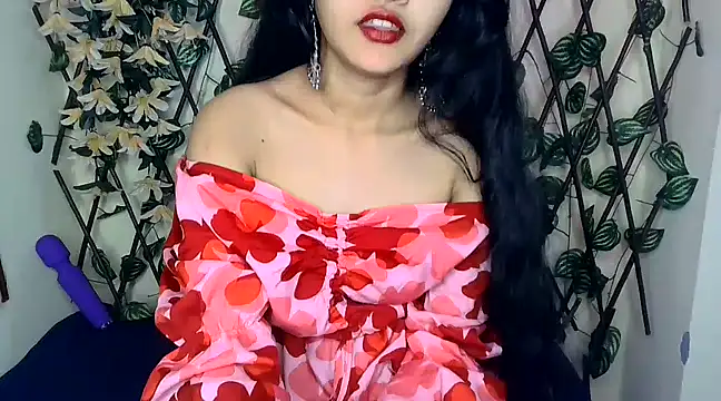 Snapshot of SUZY_FROMUS chatting on February 7, 8:42 pm SUZY FROMUS online show from February 7, 8:42 pm