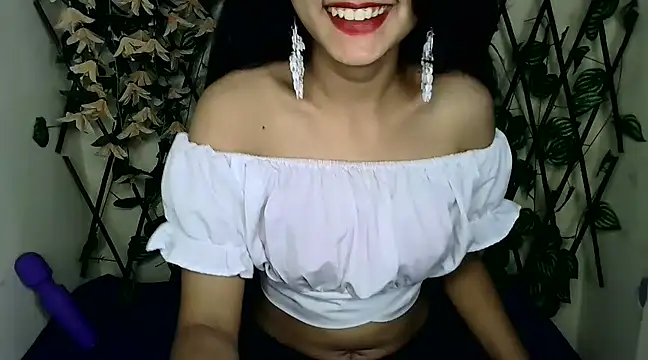 Snapshot of SUZY_FROMUS chatting on February 25, 11:00 pm SUZY FROMUS online show from February 25, 11:00 pm