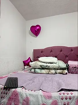 Snapshot of Melinaa-sex chatting on November 30, 10:41 am Melinaa-sex online show from November 30, 10:41 am