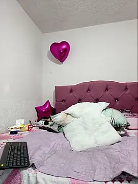 Snapshot of Melinaa-sex chatting on December 4, 10:13 am Melinaa-sex online show from December 4, 10:13 am