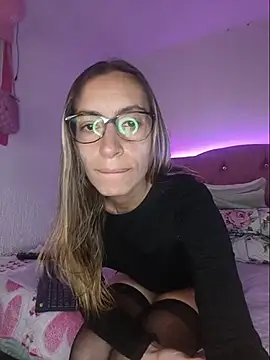 Snapshot of Melinaa-sex chatting on June 8, 1:20 am Melinaa-sex online show from June 8, 1:20 am