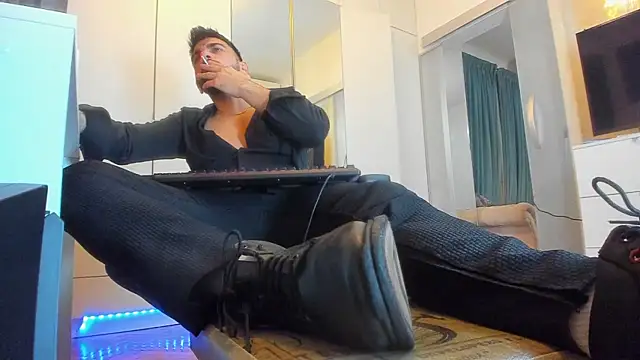 welcometo hell online show from October 18, 1:45 pm