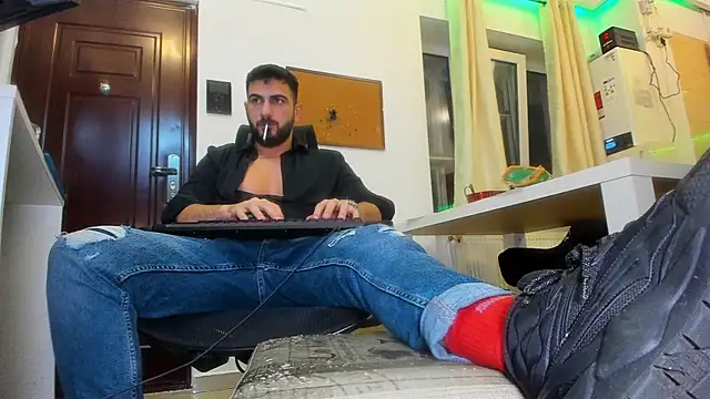 Snapshot of welcometo_hell chatting on November 22, 10:09 pm welcometo hell online show from November 22, 10:09 pm