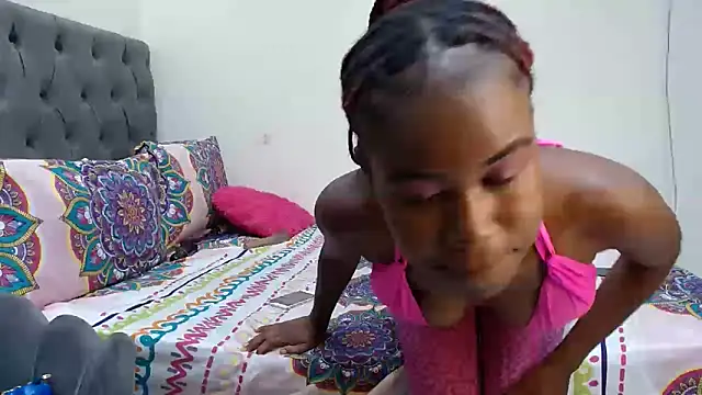 Snapshot of SEXY_TOKYOxxx chatting on December 5, 7:17 pm SEXY TOKYOxxx online show from December 5, 7:17 pm