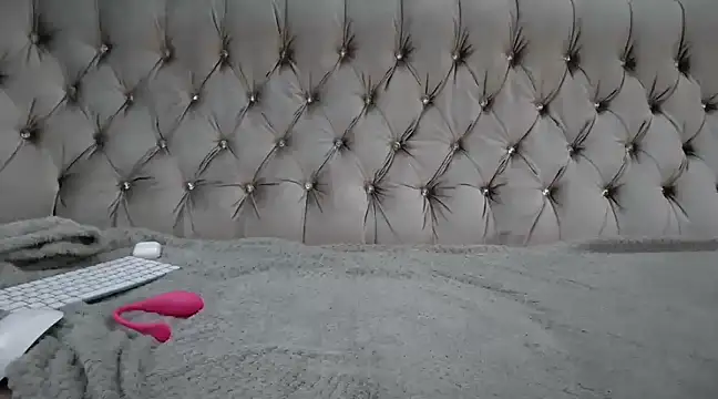 Snapshot of ElliaSquirtGirl chatting on January 18, 2:12 pm ElliaSquirtGirl online show from January 18, 2:12 pm