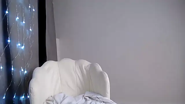 Snapshot of ElliaSquirtGirl chatting on February 19, 3:16 pm ElliaSquirtGirl online show from February 19, 3:16 pm