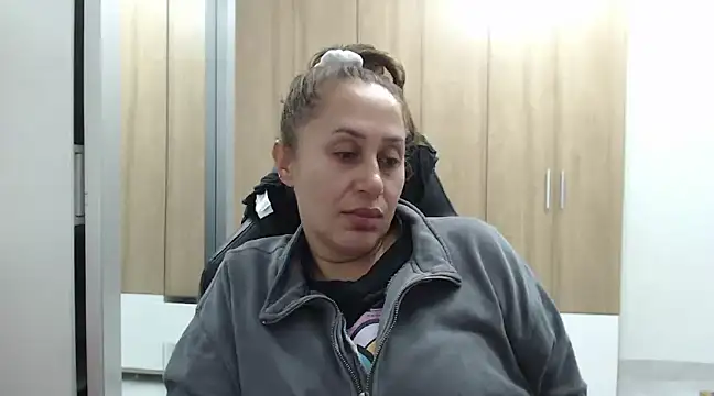 Snapshot of RoxanaLove9 chatting on February 10, 4:52 am RoxanaLove9 online show from February 10, 4:52 am