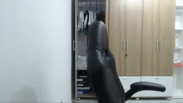 RoxanaLove9 online show from April 21, 2:51 am