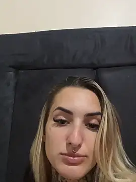 hotskinny1 online show from March 5, 9:26 pm