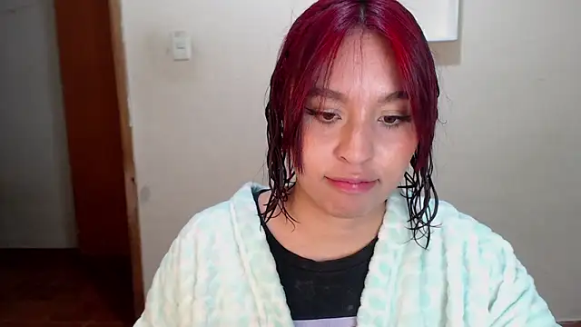 Snapshot of annie3 chatting on December 30, 1:15 am annie3 online show from December 30, 1:15 am