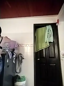 Lucianaferro  online show from November 27, 3:36 pm