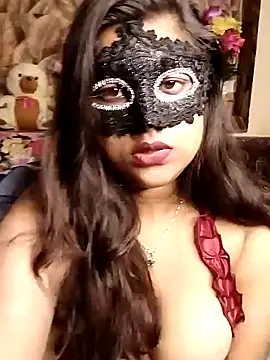 Hottyalia online show from December 8, 9:19 pm