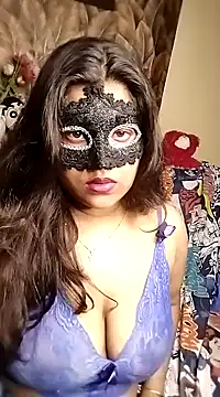 Hottyalia online show from December 10, 11:40 pm