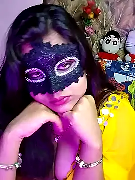 Hottyalia online show from December 11, 9:01 pm