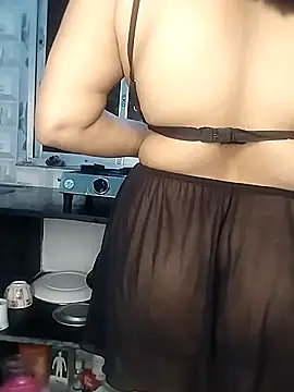 Hottyalia online show from February 22, 9:37 pm